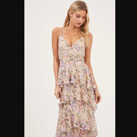 ASTR The Label Rosana Tiered Floral Dress NWT - Picture 6 of 6